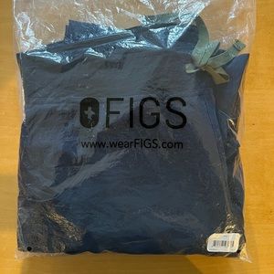 Figs Kade cargo pants in Quiet Navy